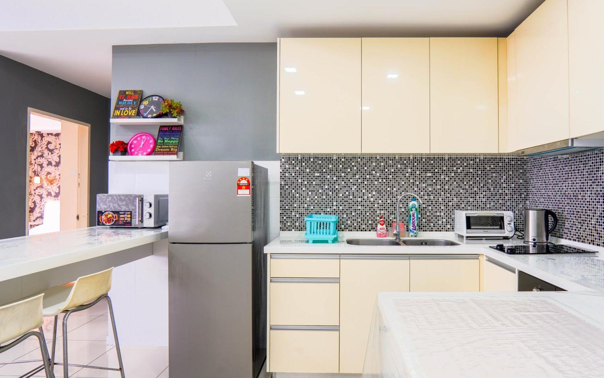 Encorp Strand Residences By Airhost Kota Damansara Esterno foto